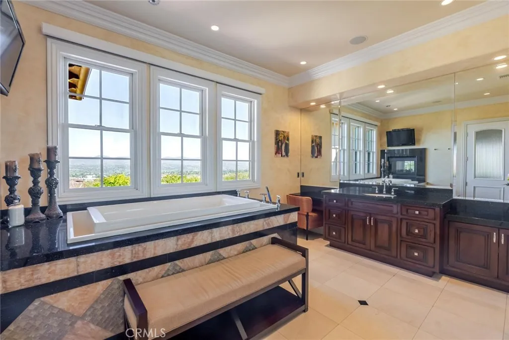 25711 Shady Oak Ln, Valencia, California 91381 home-pic-52